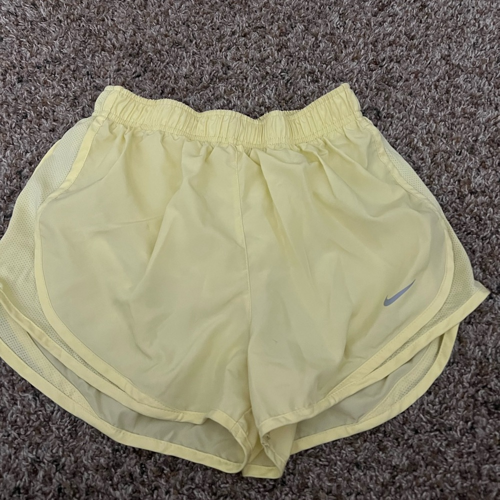 Nike Women's Light Yellow Athletic Shorts Size Small